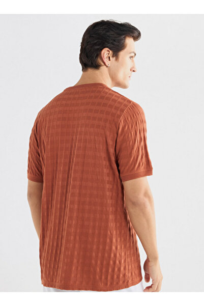 FAV Textured Crew Neck T-shirt with Short Sleeves