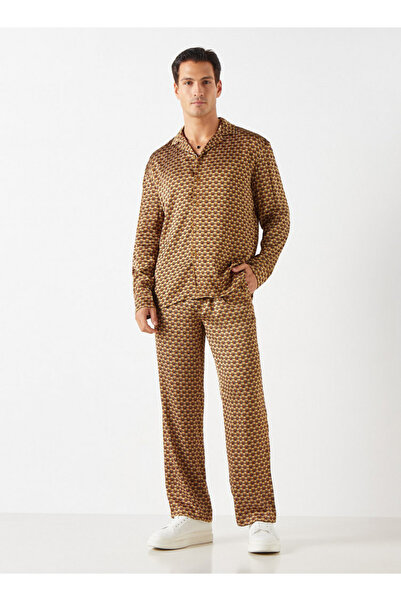 Emperor Emperor All-Over Print Pants with Drawstring Closure and Pockets