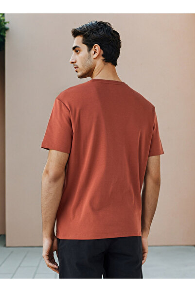 FAV Relaxed Fit Crew Neck T-shirt