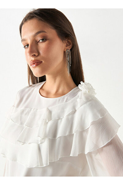 Iconic Textured Top with Long Sleeves and Ruffle Detail