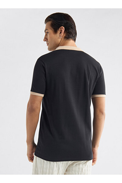 FAV Colourblock Polo T-shirt with Short Sleeves