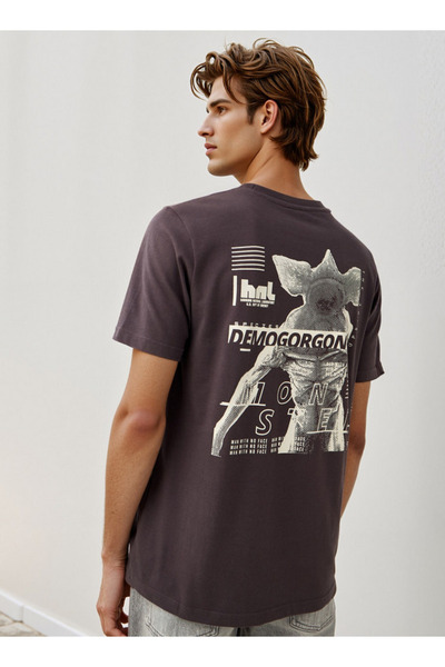 FAV Graphic Print T-shirt with Crew Neck