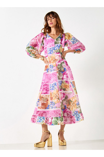 Iconic Iconic All-Over Floral Print Midi Dress with V-neck and 3/4 Sleeves