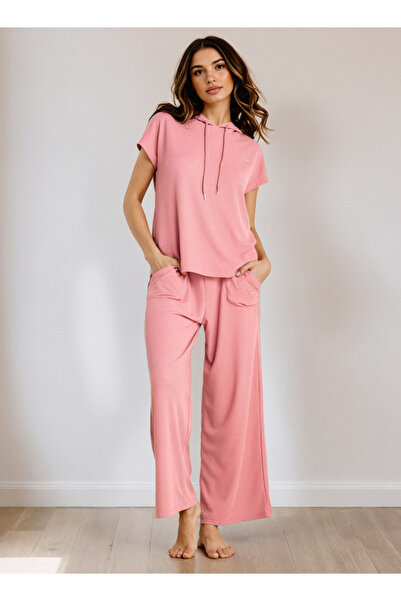 FAV طقم بيجامة مزخرف