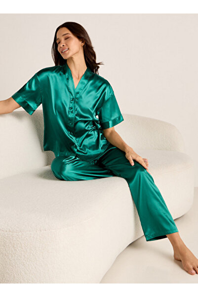 FAV V-neck Top with Short Sleeves and Elasticated Pyjama Set