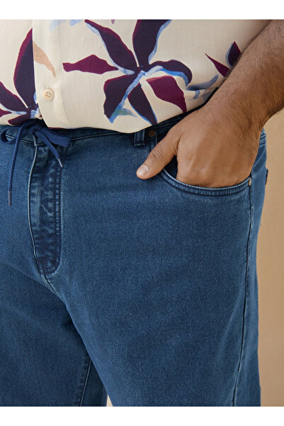 Maxim Plus Size Relaxed Fit Jeans with Pockets