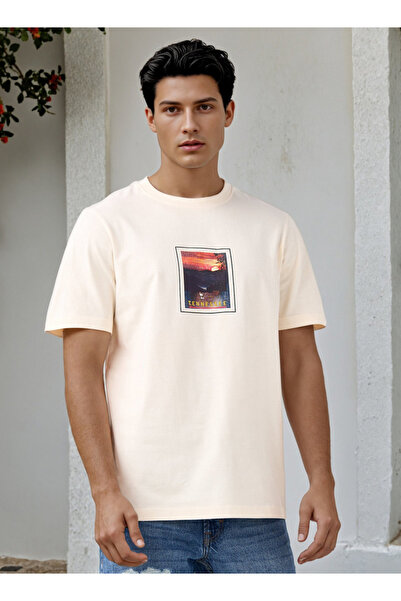 FAV تي شيرت بطبعة الفول السوداني مع رقبة دائرية