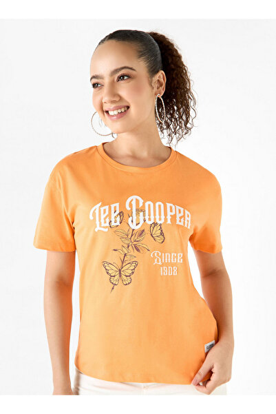 Lee Cooper تي شيرت بطبعة جرافيكية ورقبة دائرية وأكمام قصيرة