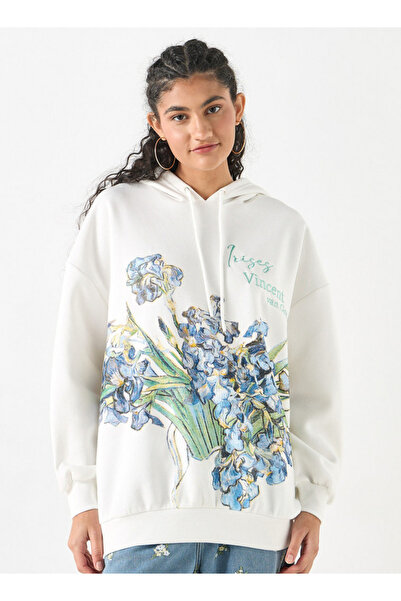 SP Characters سويت شيرت بغطاء رأس كبير الحجم بطبعة زهور وأكمام طويلة