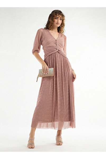 FAV فستان منقوش بفتحة رقبة على شكل حرف V وأكمام بطول 3/4 وتفاصيل عقدة