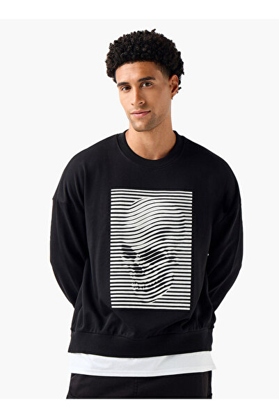 FAV Men Oversized Graphic Print Sweatshirt