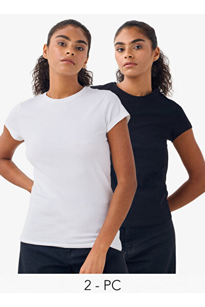 FAV مجموعة من قطعتين - تي شيرت بياقة دائرية وأكمام قصيرة