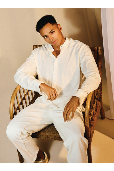 Iconic قميص بقصّة عادية ومزخرف مع ياقة وأكمام طويلة