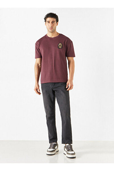 Emperor Applique Detail T-shirt with Short Sleeves