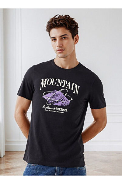 FAV Men Slim Fit Crew Neck Short Sleeve Graphic Print T-shirt