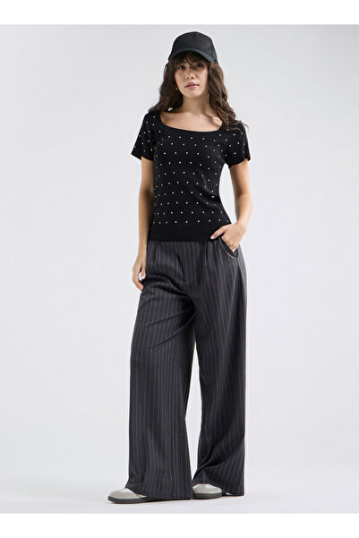 FAV Textured Square Neck T-shirt With Short Sleeves