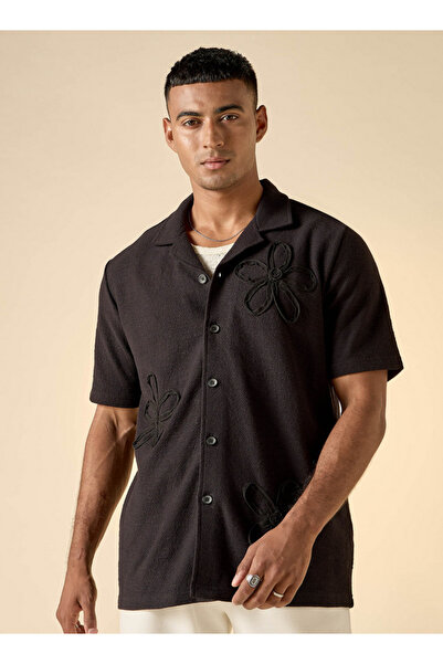 FAV قميص مطرز بياقة عادية