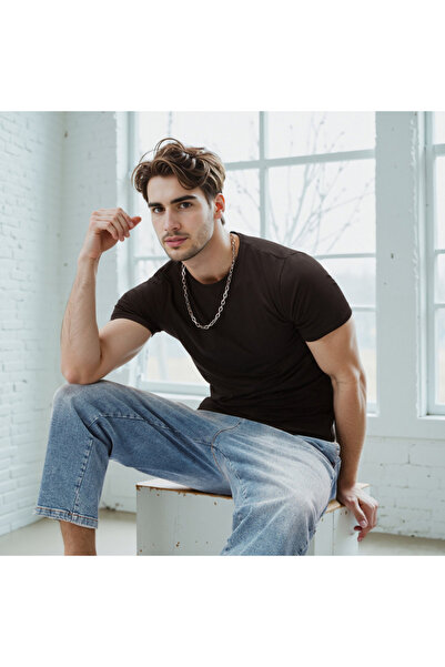 FAV Slim Fit T-shirt with Crew Neck and Short Sleeves