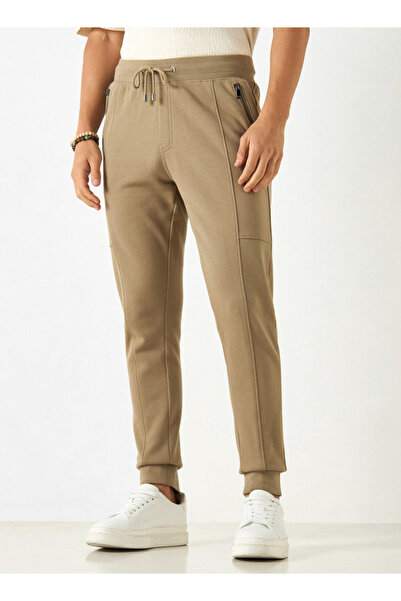 Iconic Solid Slim Fit Joggers with Drawstring Closure and Pockets