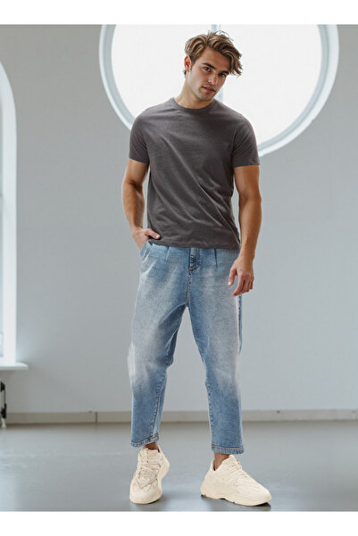 FAV Plain Regular Fit T-shirt with Round Neck and Short Sleeves