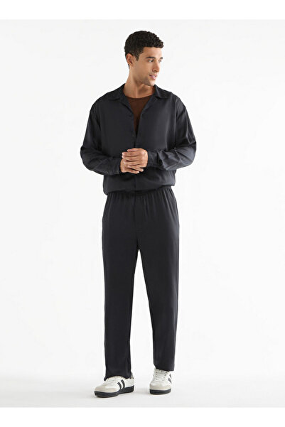 FAV Solid Regular Fit Pants With Flexi Waist And Pockets