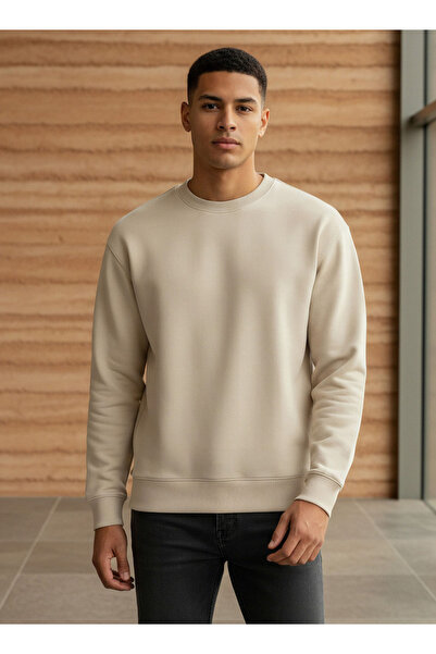 FAV سويت شيرت رجالي بقصّة عادية وناعمة الملمس