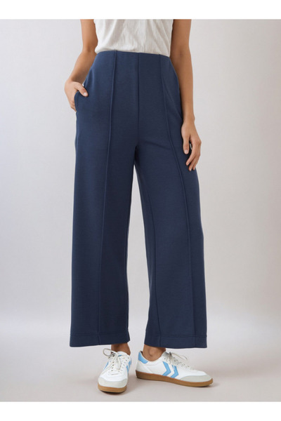 FAV بنطال واسع الساق بلمسة Pintuck