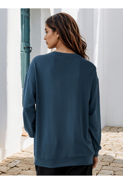 SP Characters سويت شيرت مطرز بطبعة سنوبي