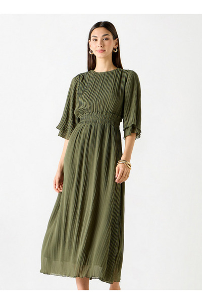 FAV فستان ميدي مطوي برقبة دائرية وأكمام قصيرة