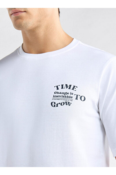 FAV Graphic Print T-shirt with Crew Neck and Short Sleeves