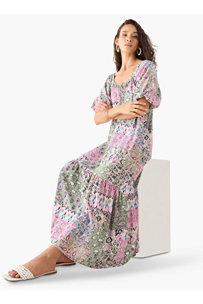 FAV فستان ماكسي بطبعة زهور على شكل حرف A وأكمام قصيرة