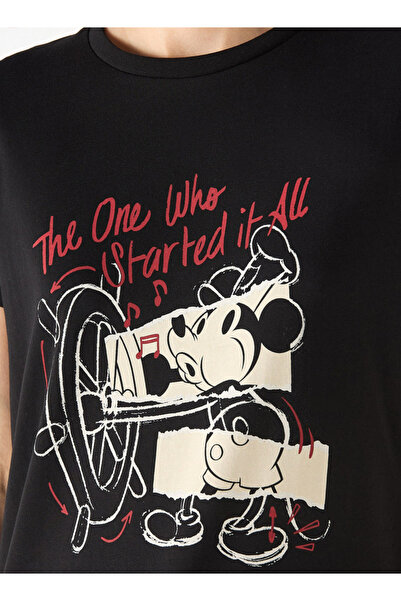 SP Characters Mickey Mouse Print Crew Neck T-shirt with Short Sleeves