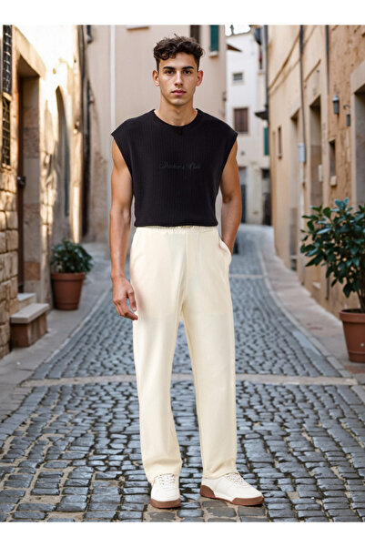 FAV Relaxed Fit Joggers with Drawstring Closure and Pockets