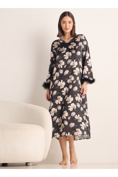 FAV فستان نوم بطبعة زهور وفتحة رقبة على شكل حرف V وأكمام طويلة
