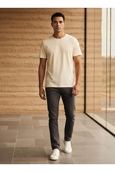 FAV Men Regular Fit Crew Neck Short Sleeves T-shirt