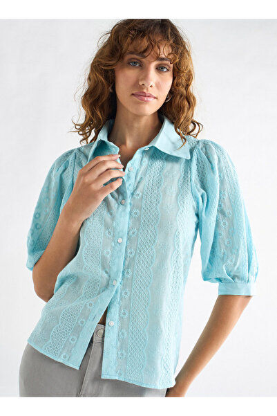 FAV قميص بياقة مطرز بالكامل وأكمام منفوخة