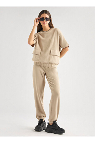 FAV Textured Pocket Detail T-shirt And Joggers Set