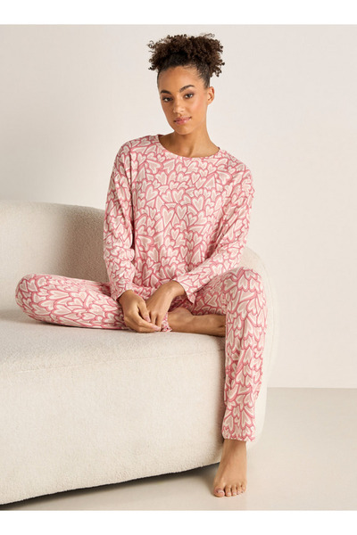 FAV طقم تي شيرت وبيجامة مطبوع بالكامل