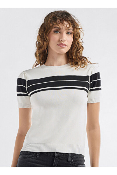 FAV Striped Crew Neck T-shirt With Short Sleeves