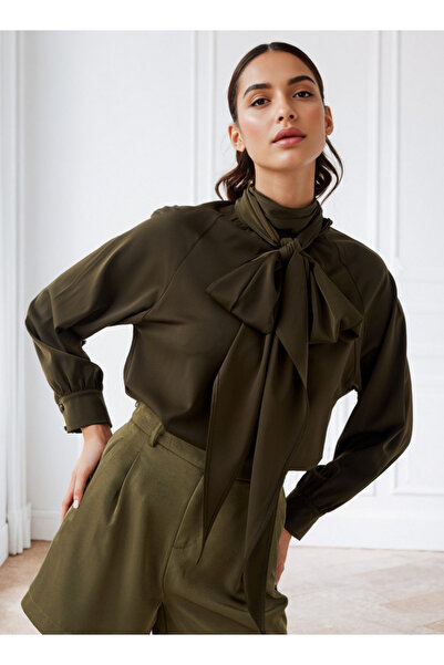 Iconic Solid Neck Tie Wrap Top