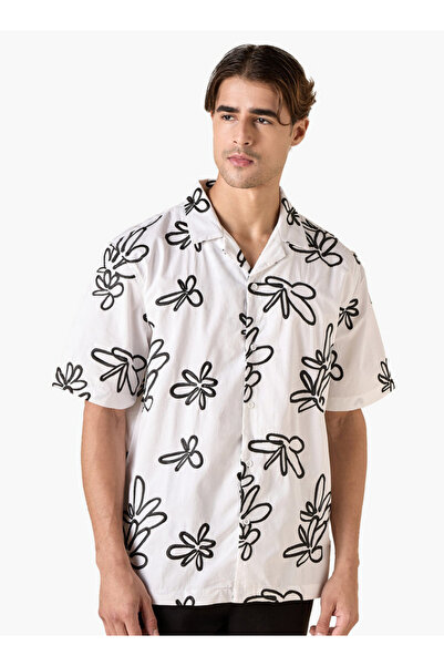 FAV قميص قصة مريحة مطرز بالزهور مع ياقة معسكر وأكمام قصيرة