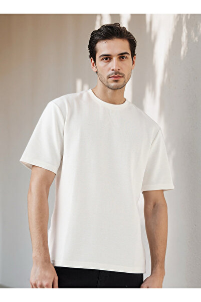 FAV تي شيرت مريح ومحكم