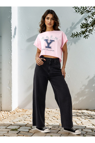 SP Characters تي شيرت قصير بطبعة جامعية وأكمام طويلة