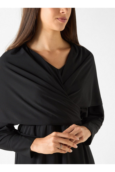 Iconic Solid Maxi Dress With Long Sleeves