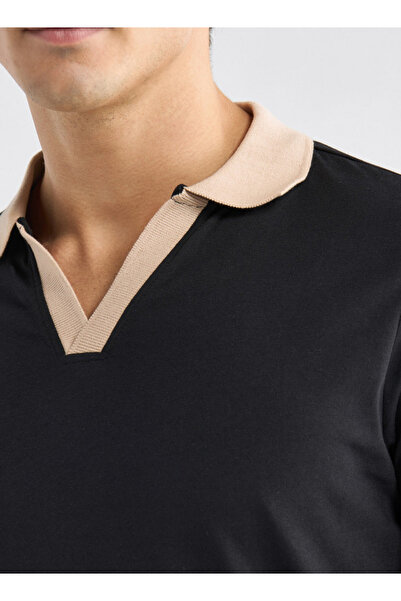 FAV Colourblock Polo T-shirt with Short Sleeves