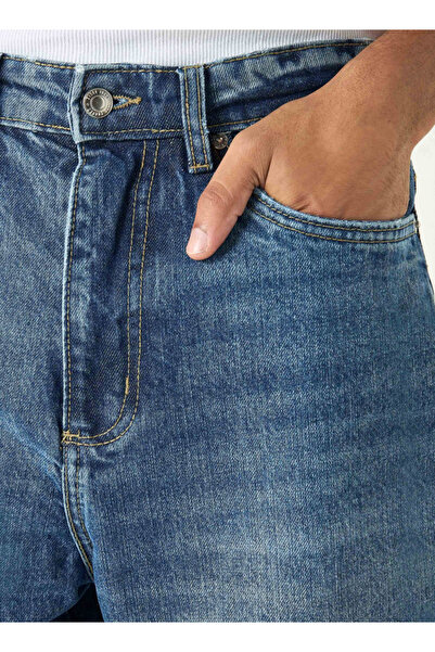 Lee Cooper Relaxed Fit Jeans With Button Closure