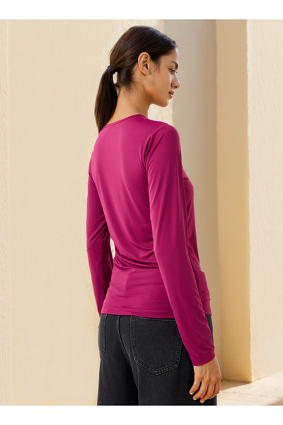 FAV Crew Neck T-shirt with Long Sleeves