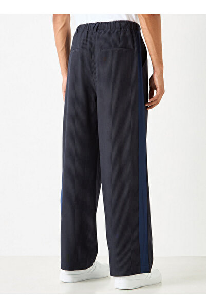 Starter Striped Regular Fit Pants With Drawstring Closure And Pockets