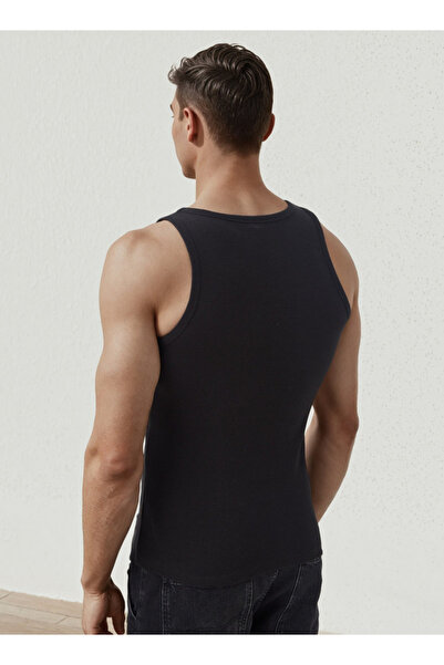 FAV Textured Sveless Round Neck Vest