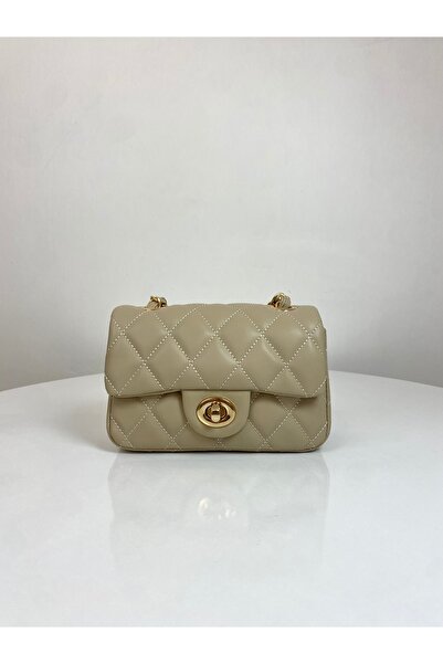 BK Bags & Accessories حقيبة يد وكتف نسائية صغيرة مبطنة ومحبوكة بسلسلة (تحقق م...